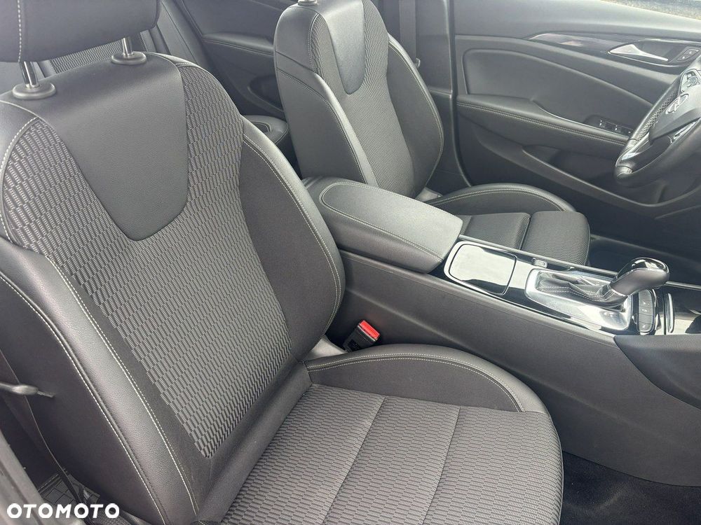 Opel Insignia - 38