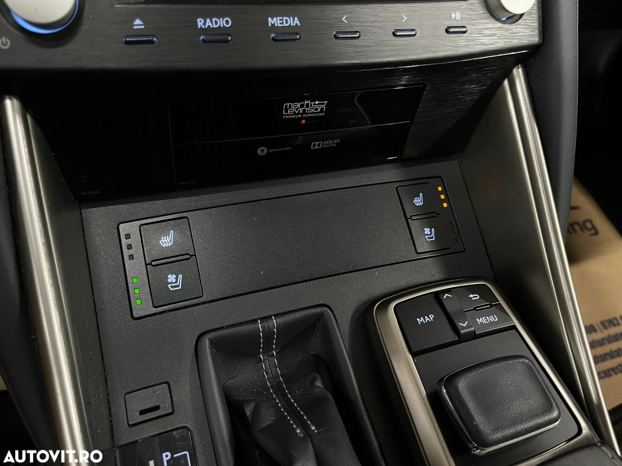 Lexus Seria IS 300h Executive - 24