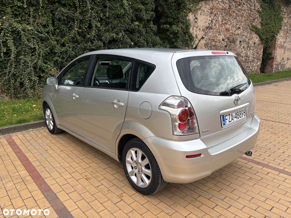 Toyota Corolla Verso - 7