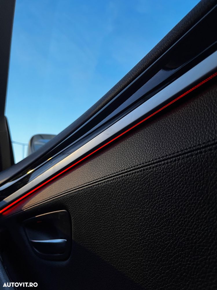 BMW Seria 5 525d xDrive AT - 38