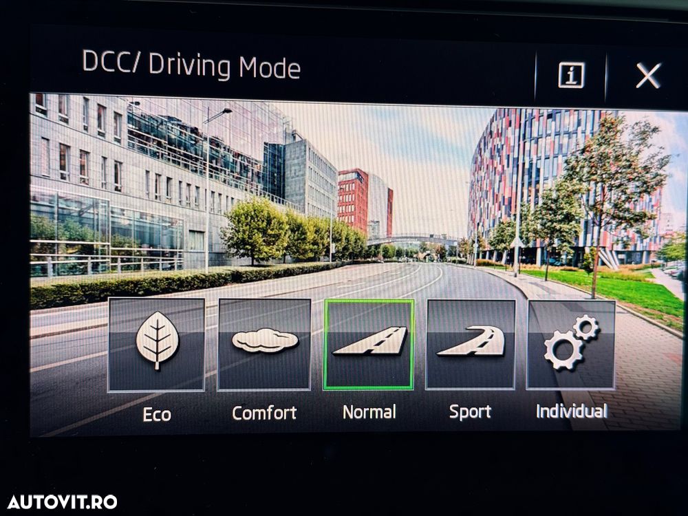 Skoda Octavia 2.0 TDI DSG RS - 20