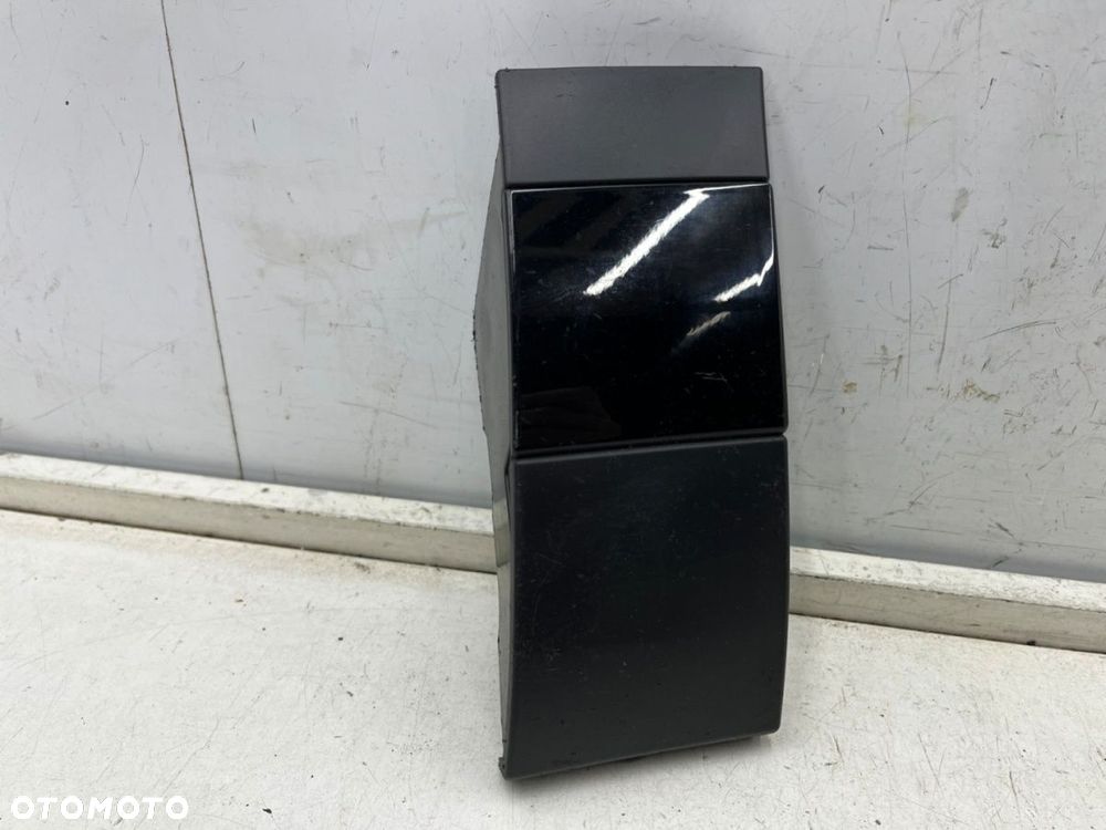 Listwa Range Rover Evoque II L551 18r.- prawa przednia dolna nakładka błotnika progu - 1