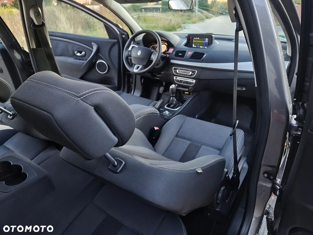 Renault Megane TCe 180 Luxe - 24