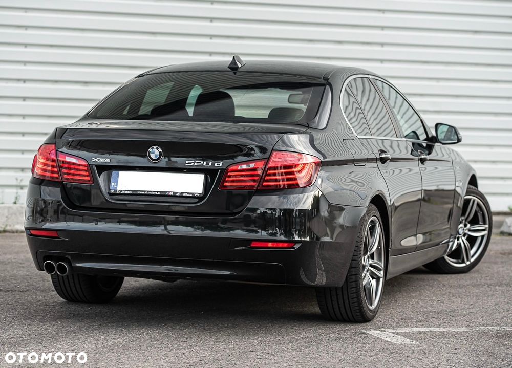 BMW Seria 5 520d xDrive - 10