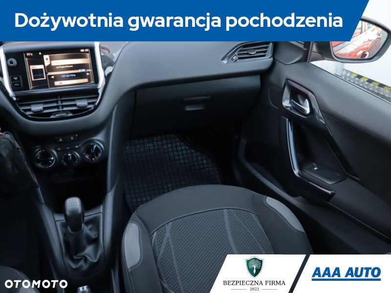 Peugeot 208 - 10
