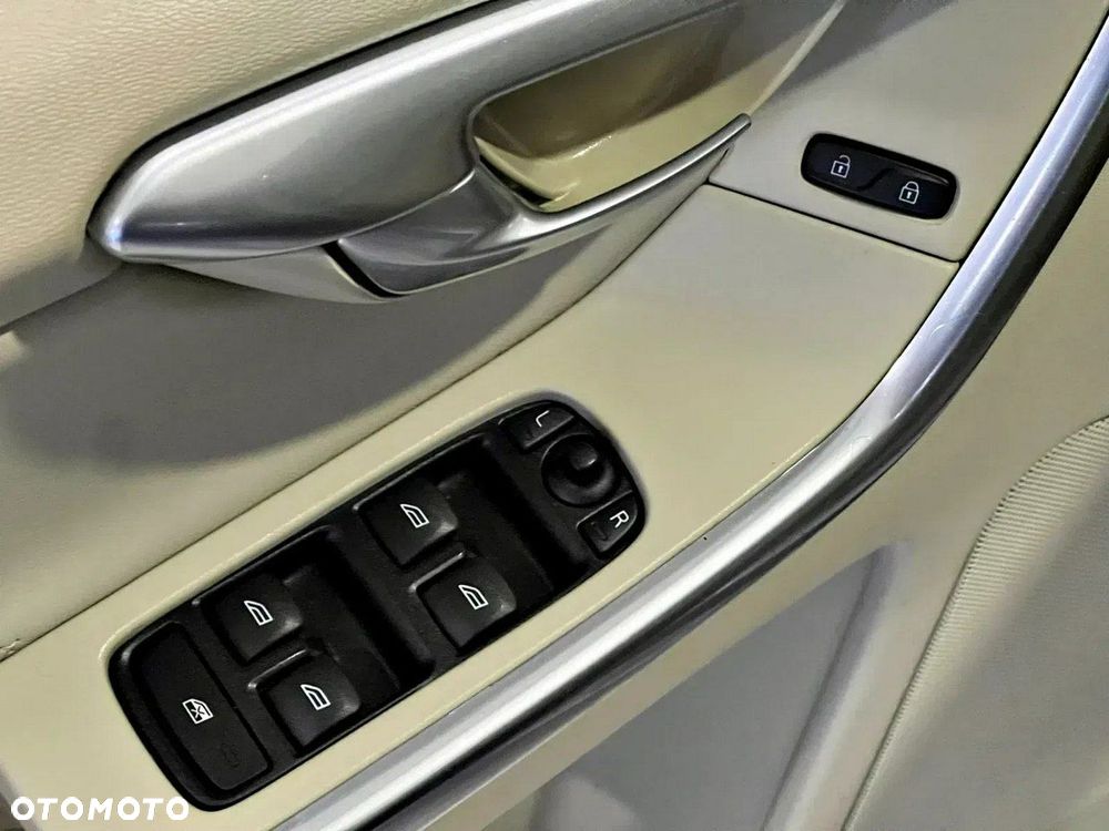 Volvo XC 60 T6 AWD Summum - 6