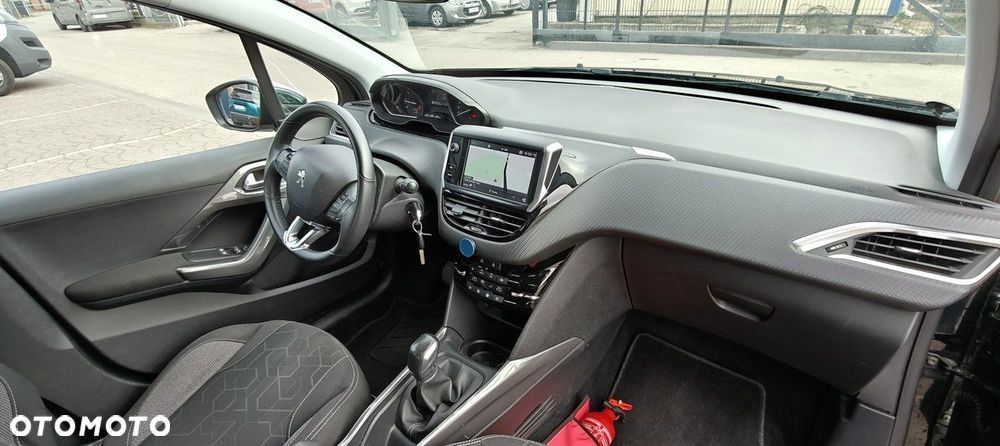 Peugeot 2008 1.2 Pure Tech GPF Style - 12