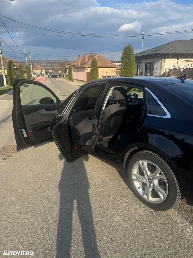 Audi A4 2.0 TDI ultra S tronic design - 8