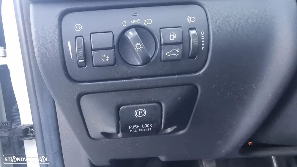 Volvo V60 1.6 D2 Momentum Eco - 14