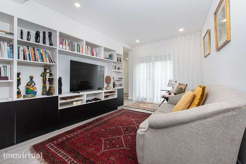 Apartamento T5 - Porto Salvo - Grande imagem: 5/12