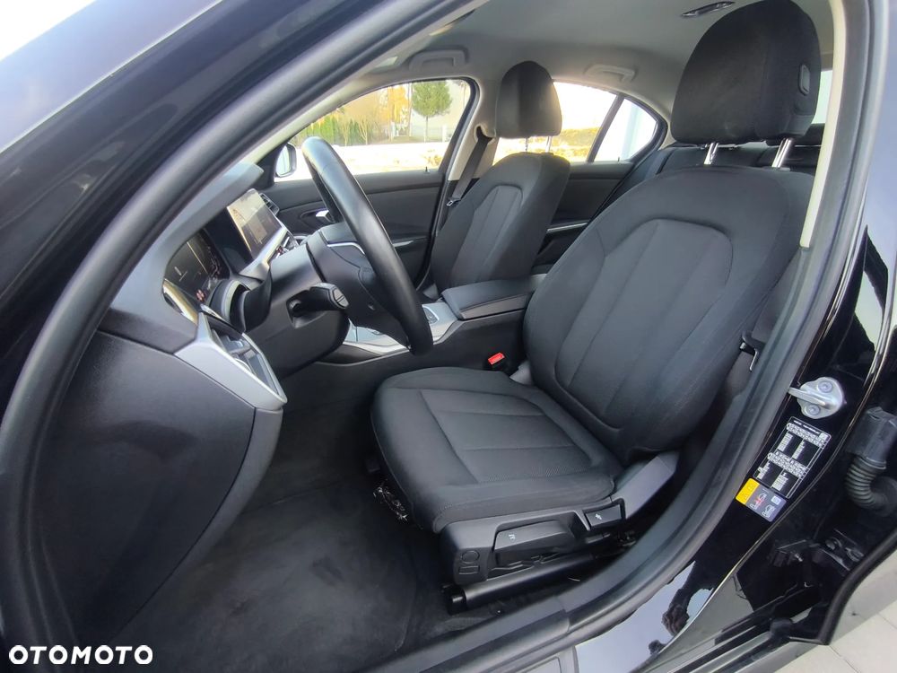 BMW Seria 3 320e - 16