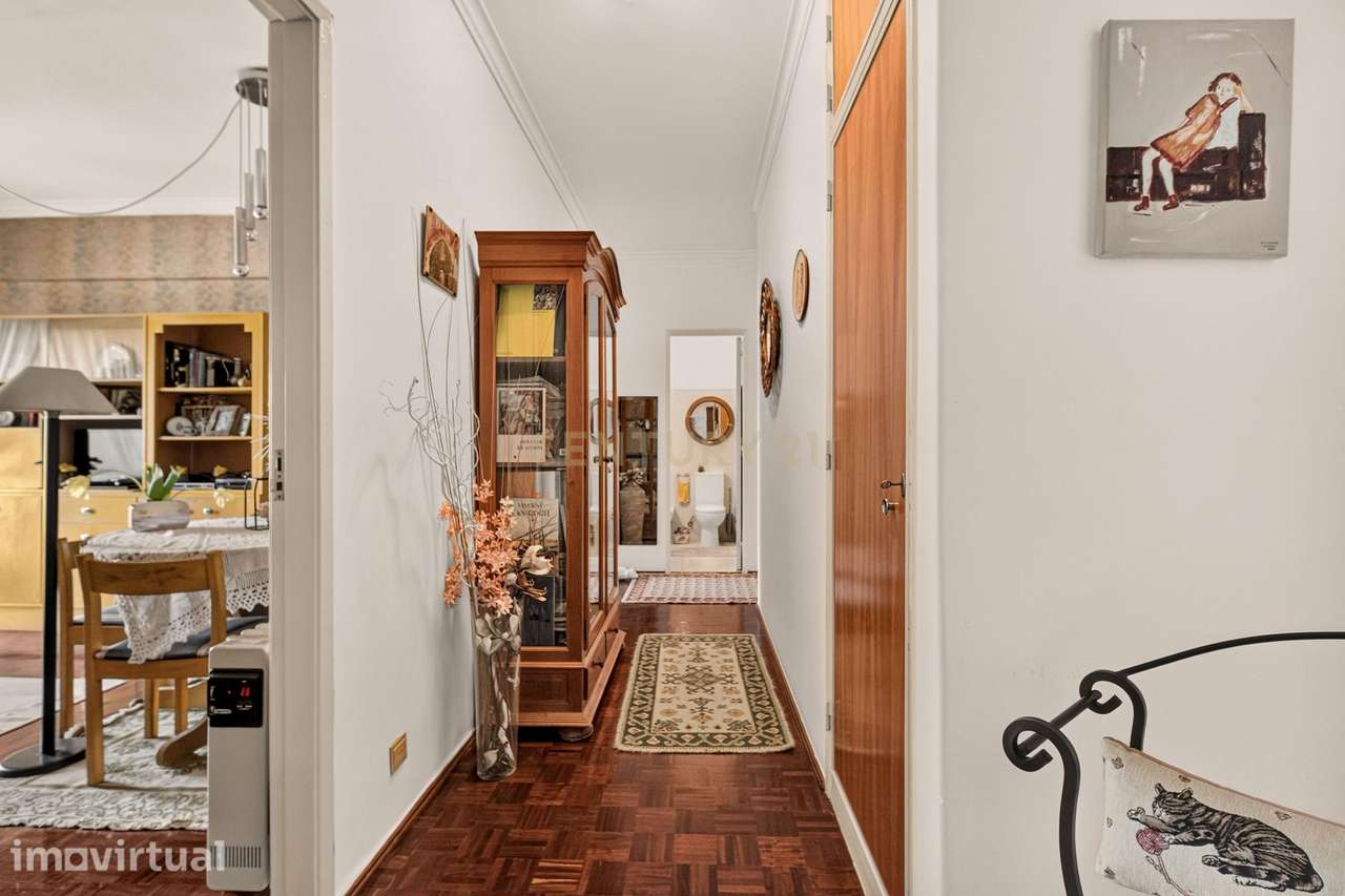 Apartamento T2 com Duas Varandas e Excelente Localização - Grande imagem: 5/38