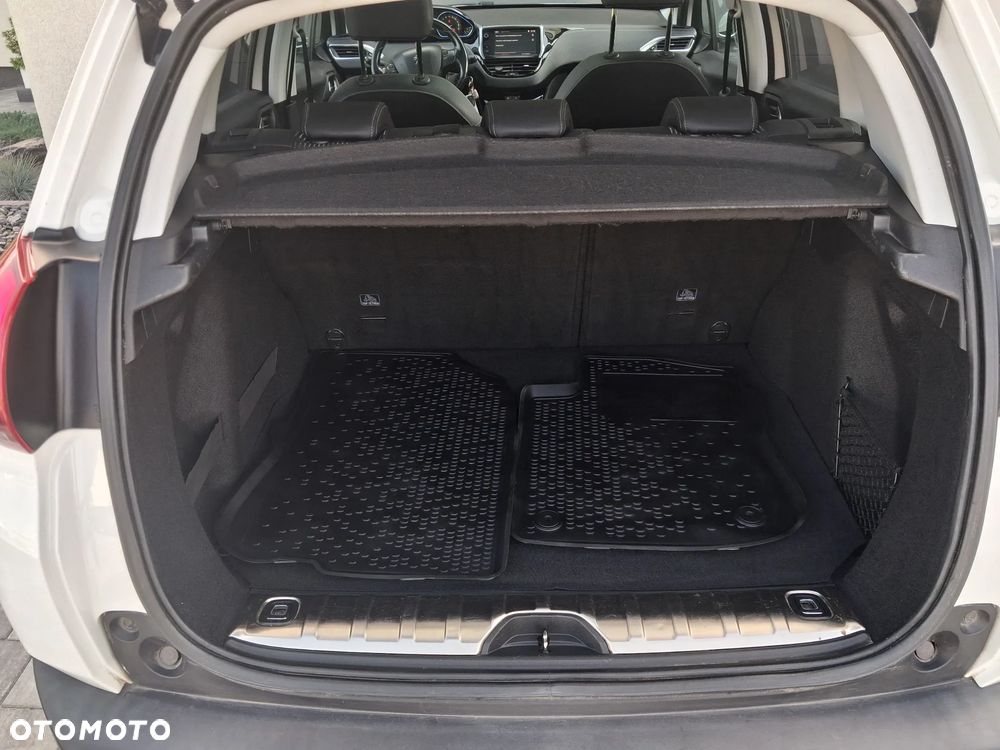 Peugeot 2008 - 23
