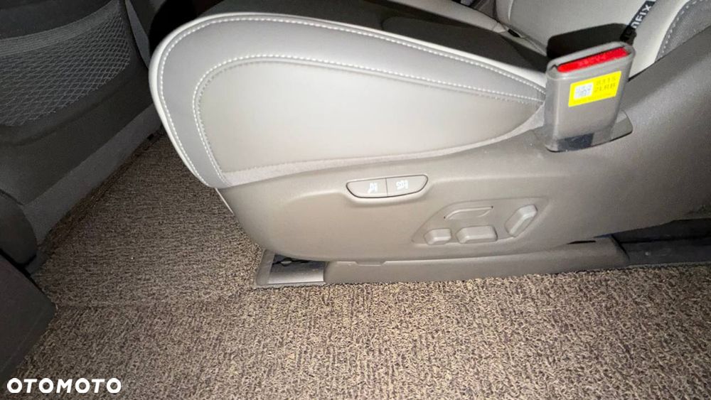 Kia Carnival - 30