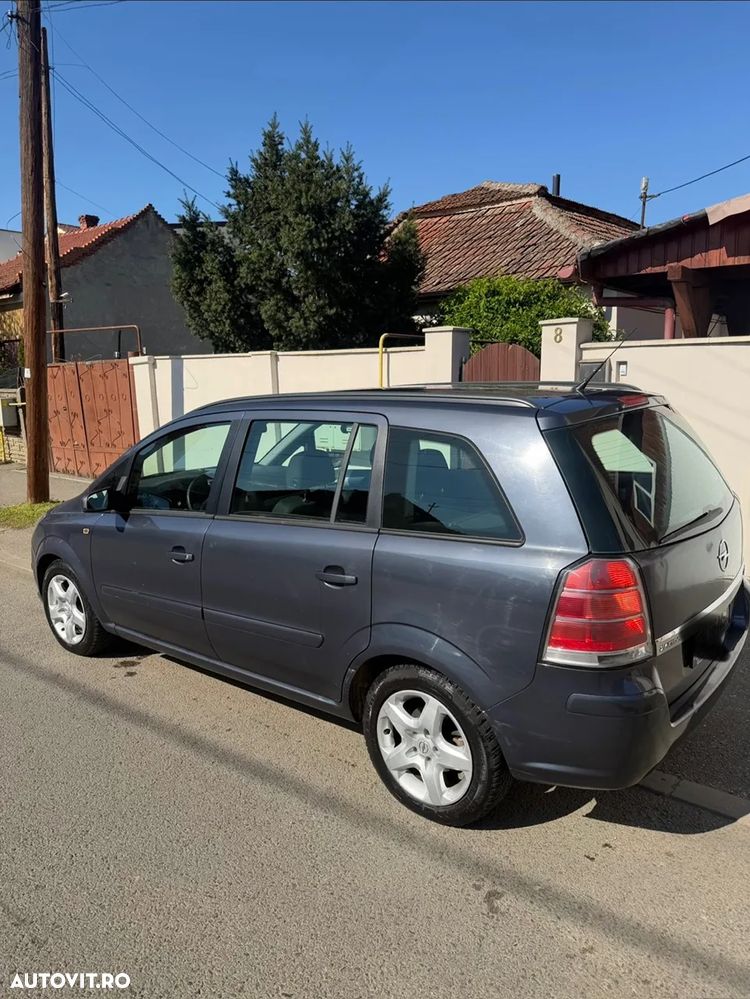 Opel Zafira 1.9 CDTI Essentia - 4