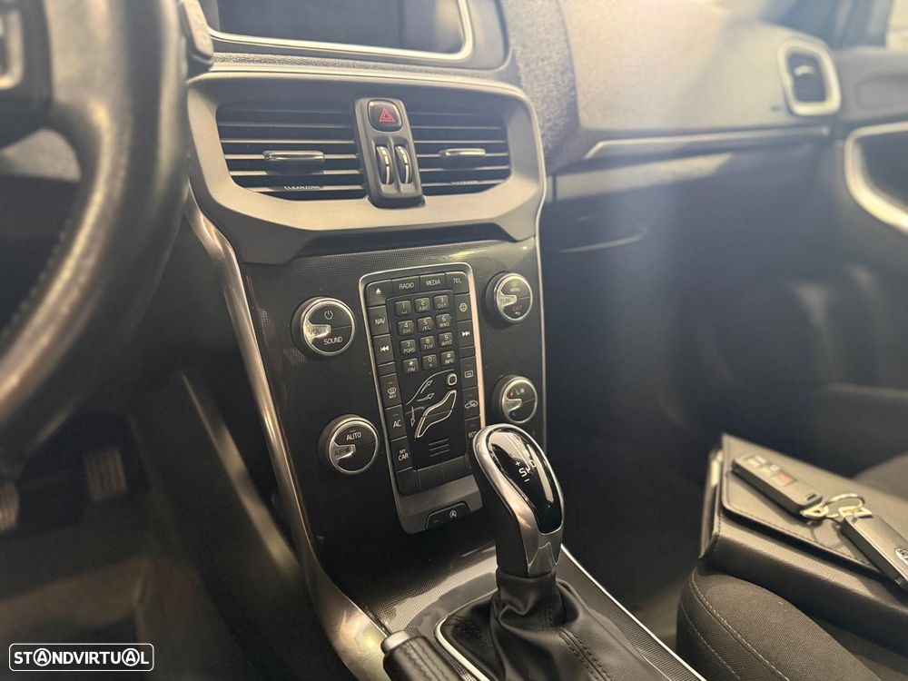 Volvo V40 2.0 D2 Inscription Geartronic - 11