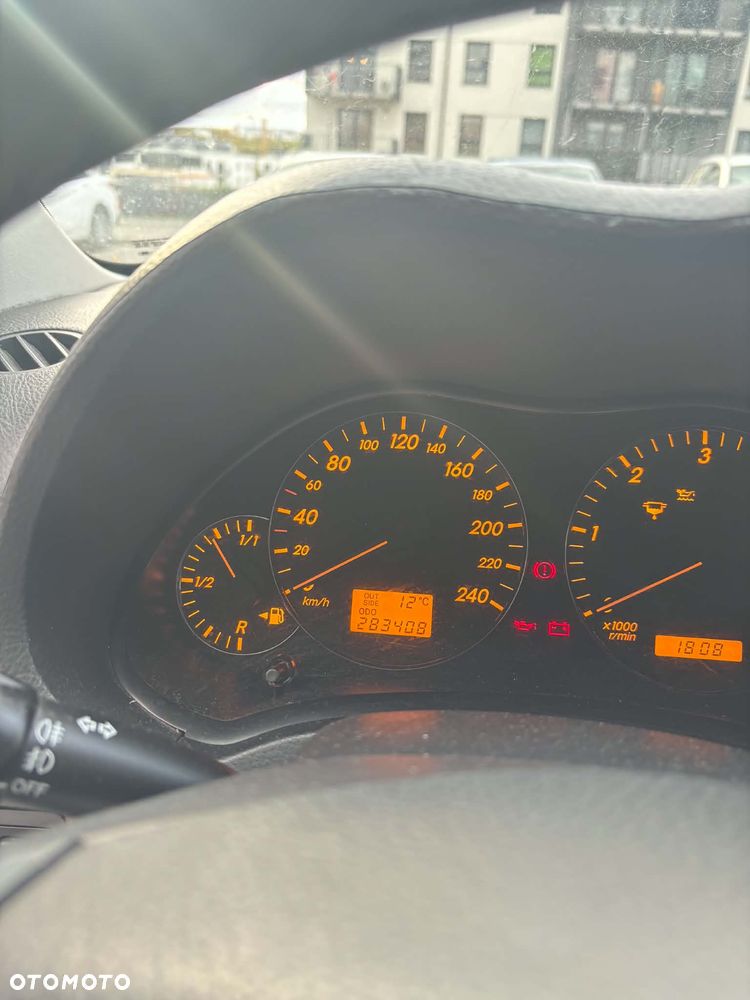 Toyota Avensis 2005 photo 4