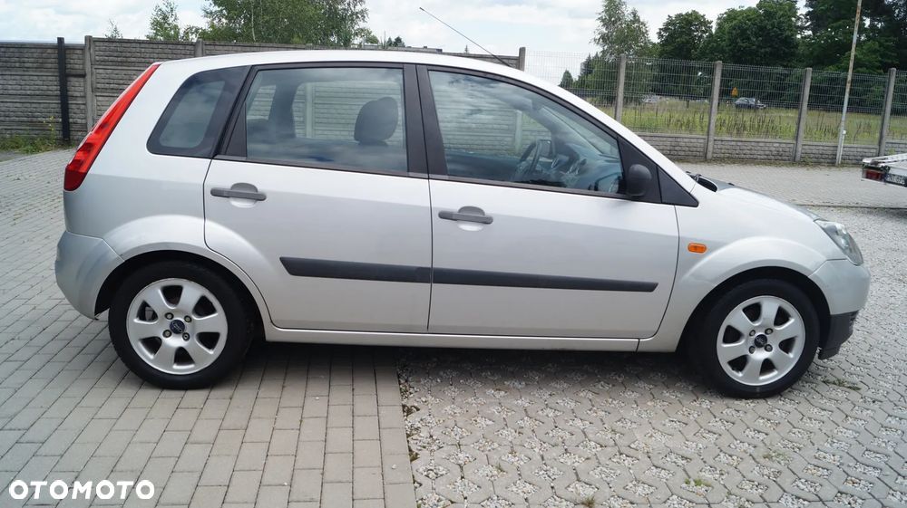 Ford Fiesta 1.3 Futura - 8