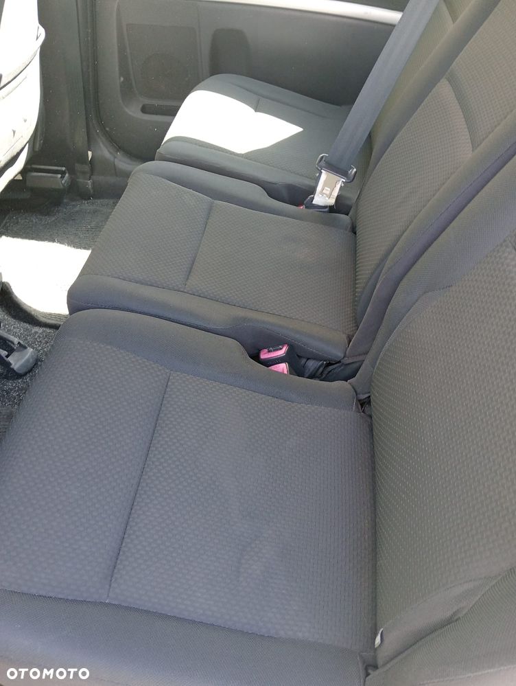 Toyota Corolla Verso 2.2 D-4D Prestige - 4