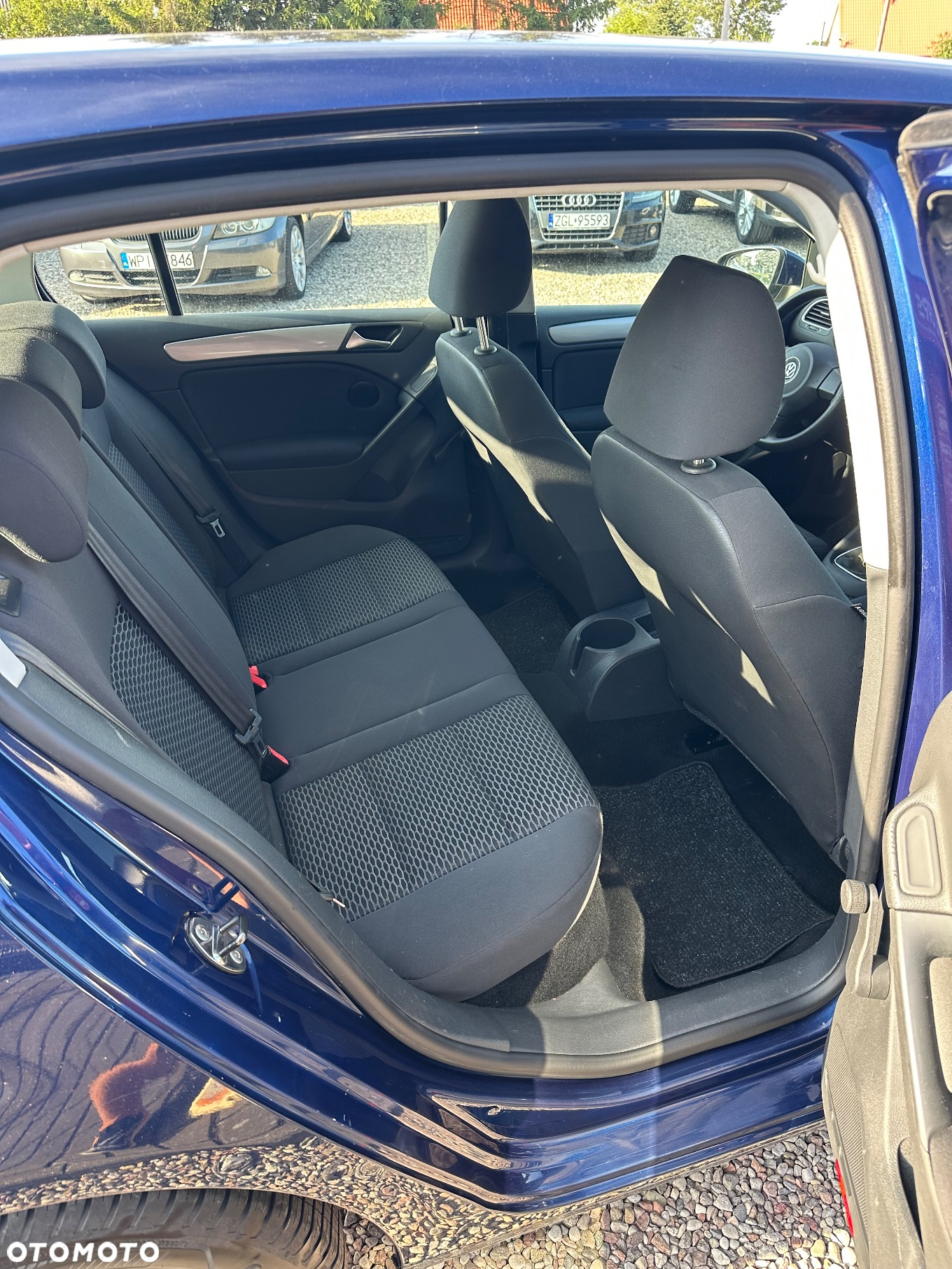 Volkswagen Golf 1.6 TDI DPF Comfortline - 9