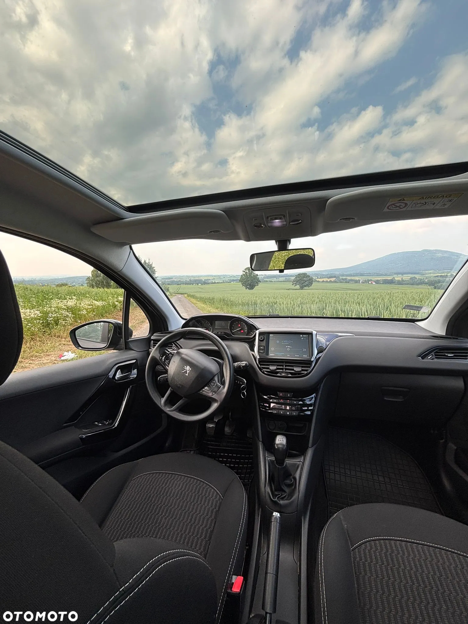 Peugeot 208 - 10