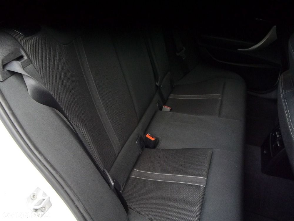 BMW Seria 1 116d Sport Line - 33