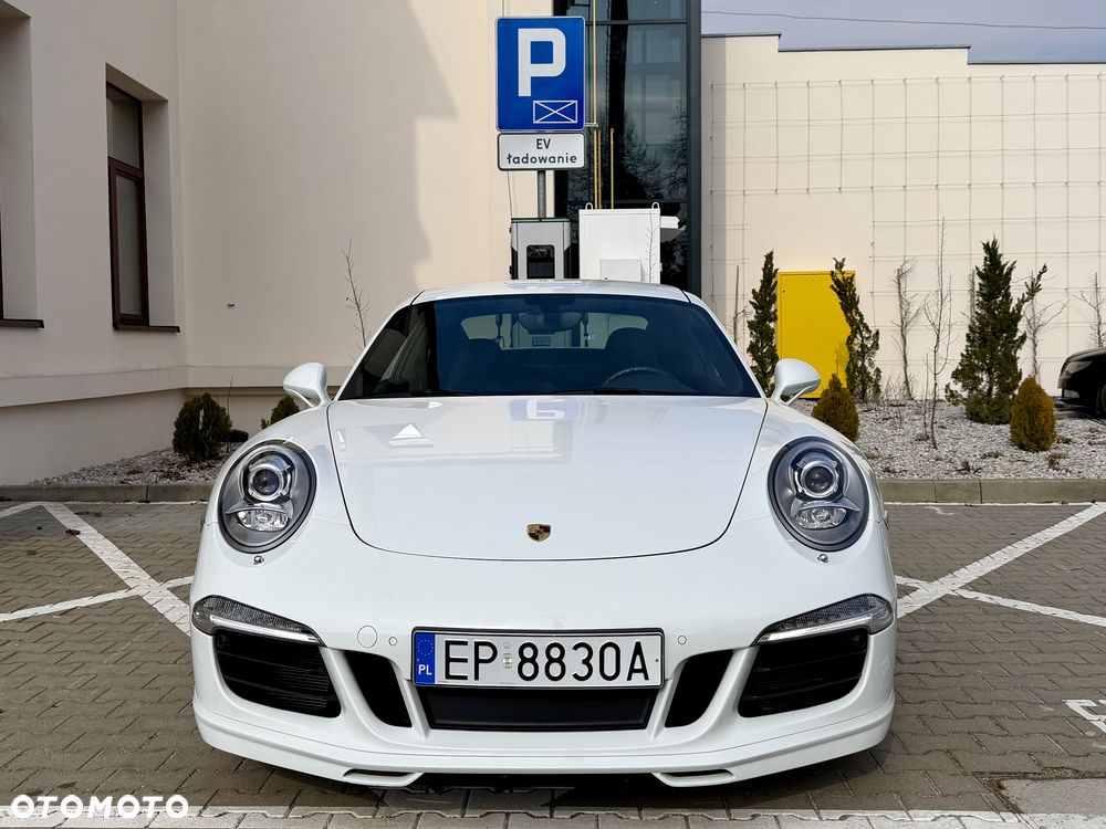 Porsche 911 Carrera - 2