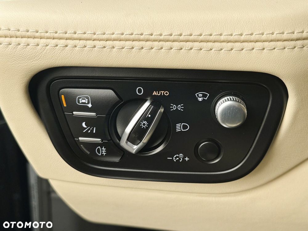 Bentley Bentayga - 11