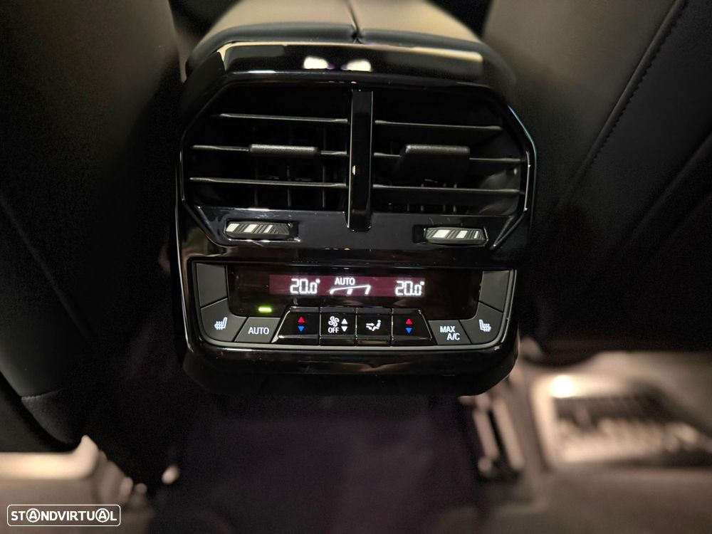 BMW iX xDrive40 - 28