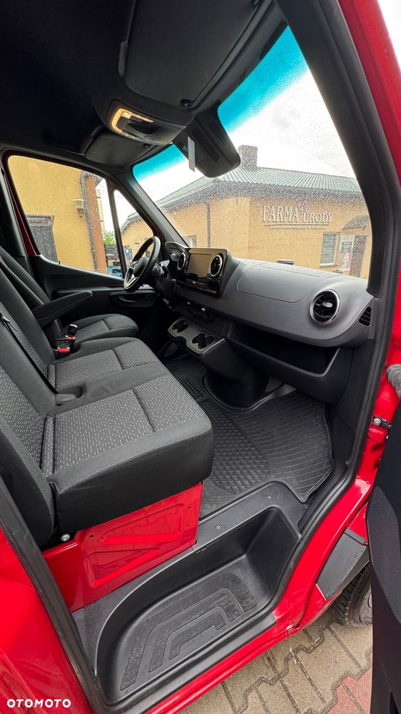 Mercedes-Benz Sprinter - 17