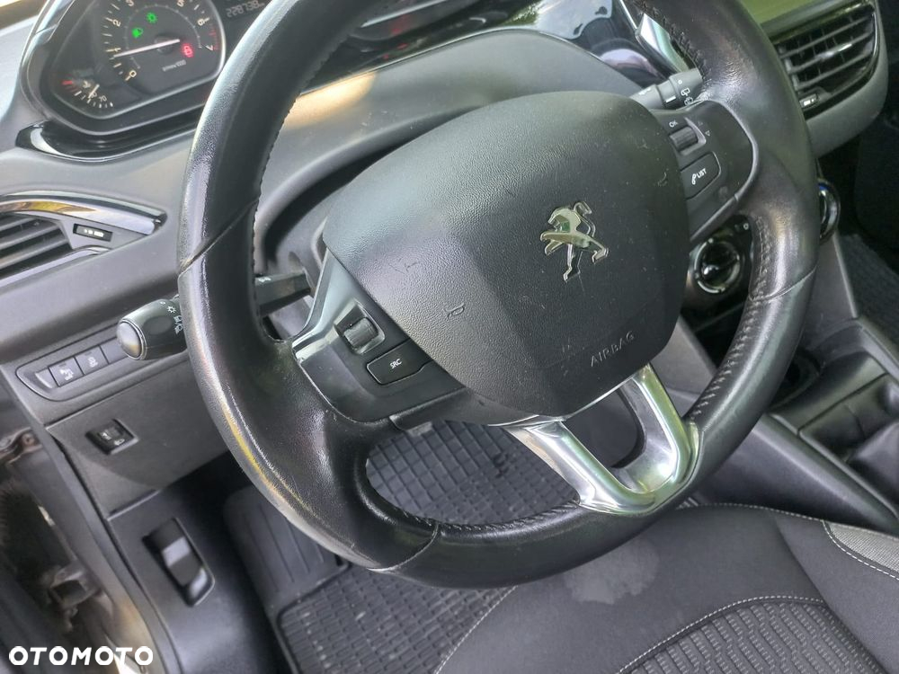 Peugeot 208 - 20