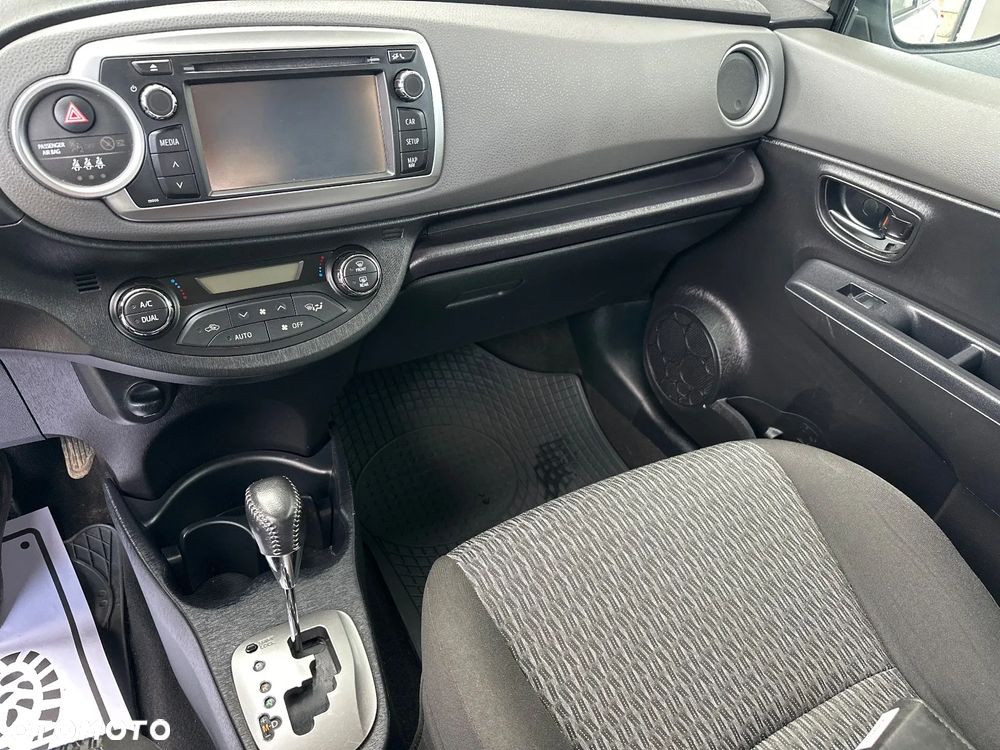 Toyota Yaris 1.33 Prestige - 12