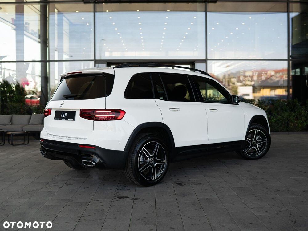 Mercedes-Benz GLB - 4