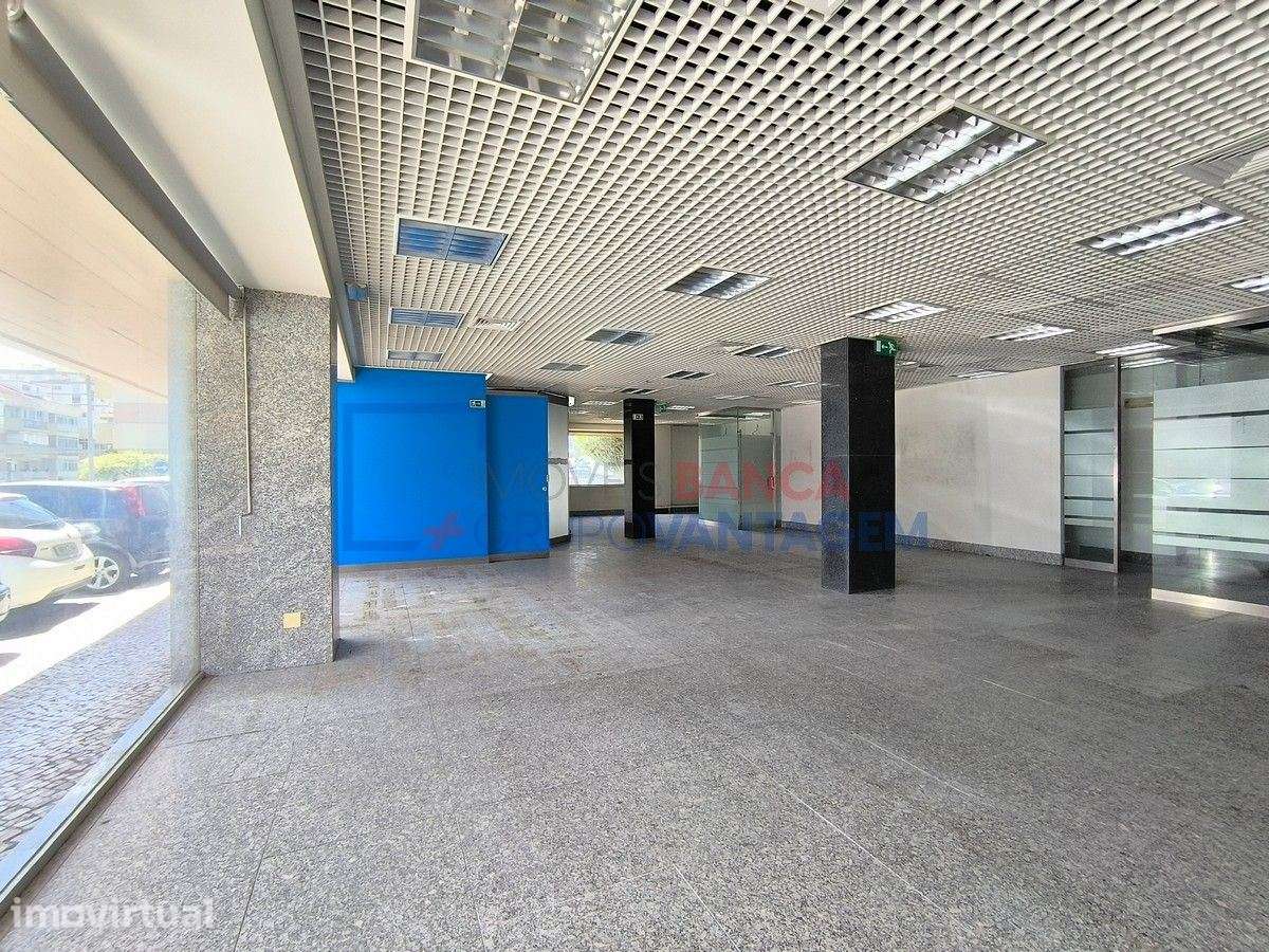 LOJA CENTRO DA PÓVOA DE SANTO ADRIÃO - Grande imagem: 5/25