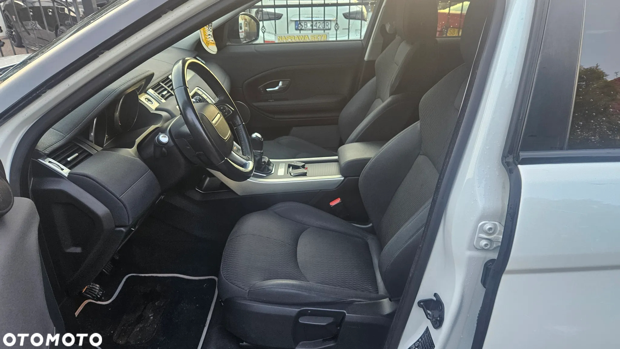 Land Rover Range Rover Evoque 2.0 D150 R-Dynamic - 37