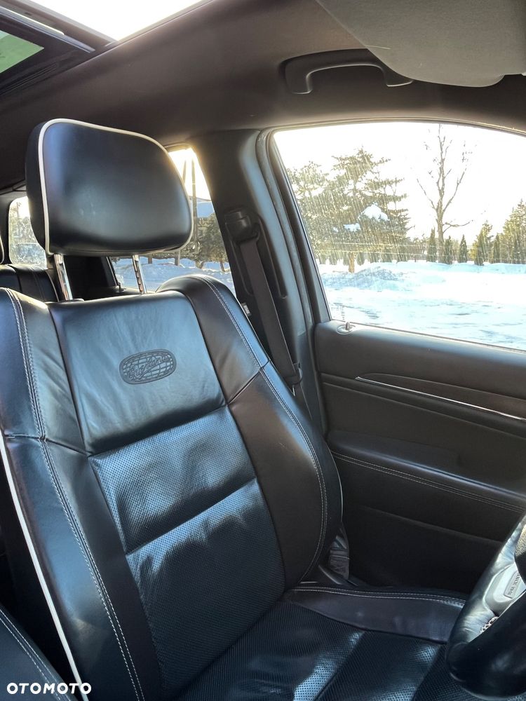 Jeep Grand Cherokee - 12