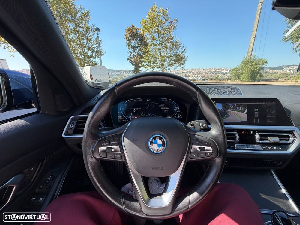 BMW 330 e Aut. Sport Line - 14