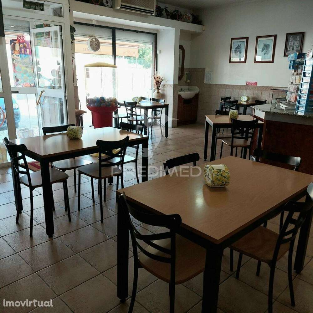 Espaço Comercial de dois pisos na Vila de Alpiarça,Santarém. - Grande imagem: 5/20