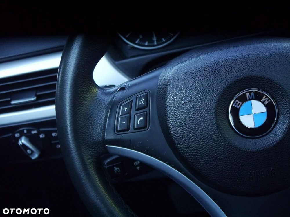 BMW Seria 3 318i Edition Sport - 32