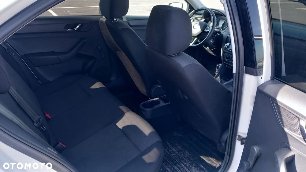 Skoda RAPID 1.2 TSI Ambition - 22