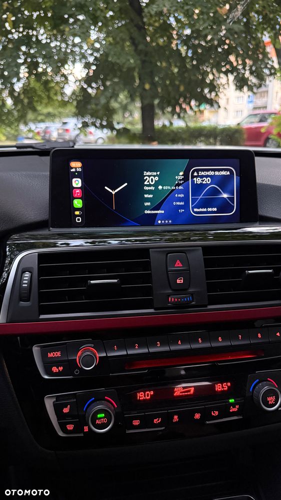BMW Seria 3 318i Sport Line - 31