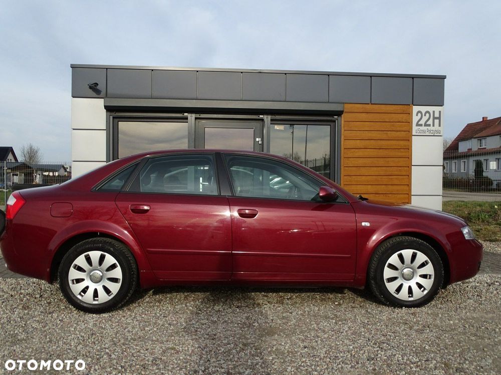 Audi A4 Limousine - 3