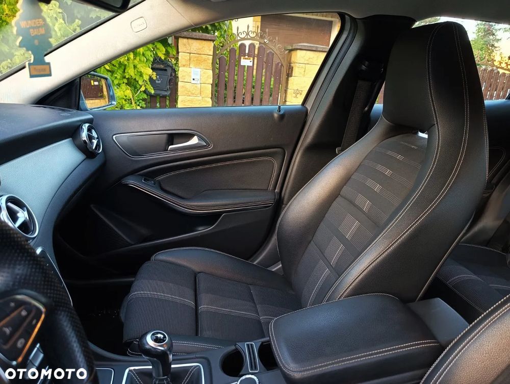 Mercedes-Benz GLA 200 Urban - 8