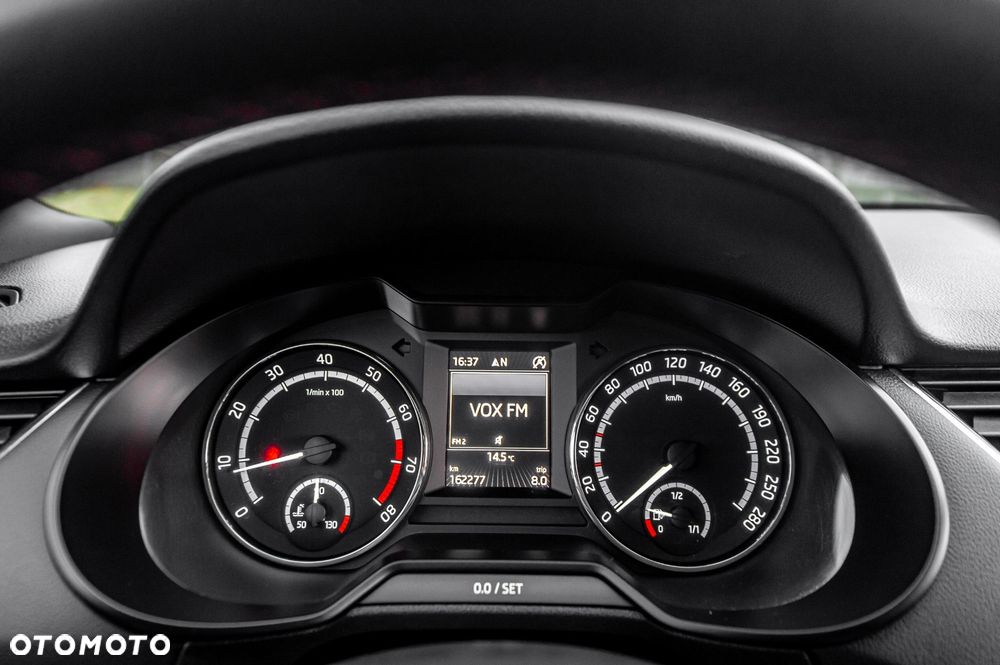 Skoda Octavia 2.0 TSI RS - 27