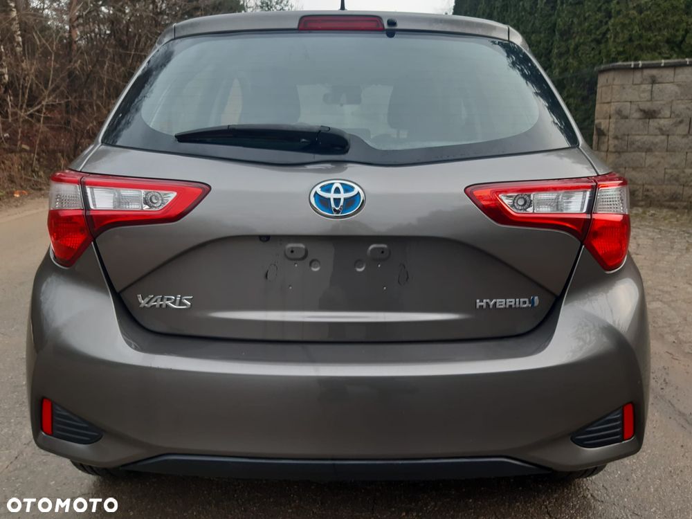 Toyota Yaris Hybrid 100 Premium - 6