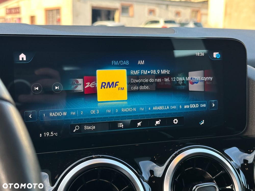 Mercedes-Benz Klasa B 180 7G-DCT Edition 2020 - 37