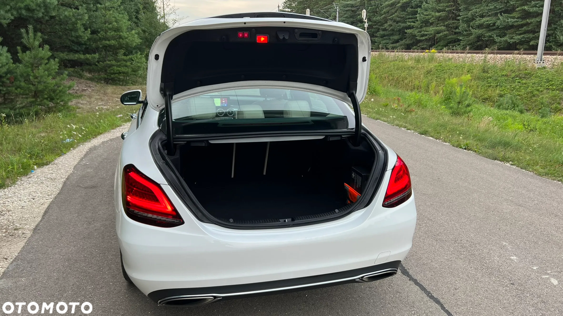 Mercedes-Benz Klasa C 300 4MATIC 9G-TRONIC - 8