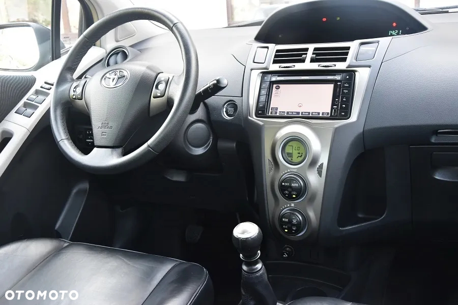 Toyota Yaris 1.33 Selection Platinum - 18