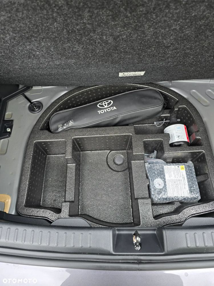 Toyota Yaris 1.0 Premium - 26