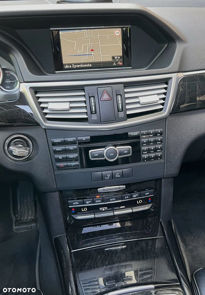 Mercedes-Benz Klasa E 300 BlueTEC Hybrid Avantgarde - 18